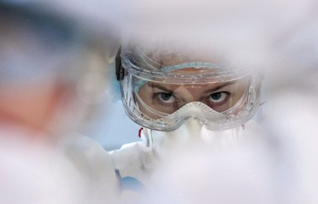 В России коронавирус диагностирован еще у 8 985 человек