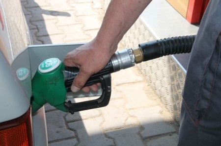В России за неделю выросли средние цены на бензин и дизельное топливо